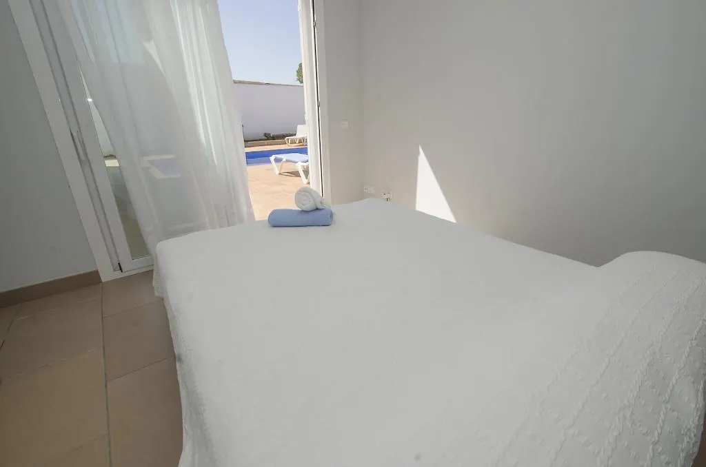 Villa Jamaica 포르넬스 0*,